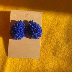 Brand new one size earring